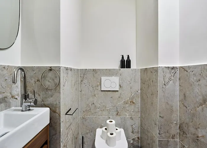 Magnificent With Ac - Center Of *