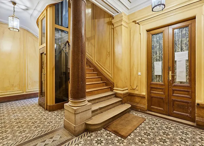 Magnificent With Ac - Center Of *